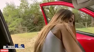 PORNOVATAS – Preciosa joven Colombiana de visita en Barcelona nos pide follsr con nuestro pollon Español Victor Bloom